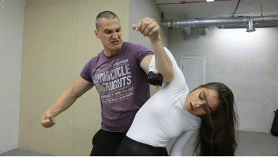 Naomi vs Crazy Scientist. The scientist´s twin is alive
